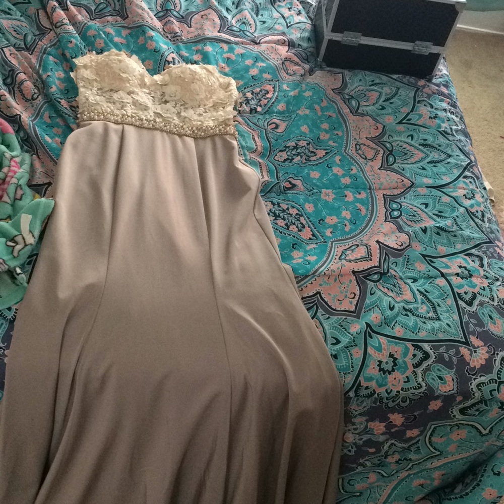 Camille la vie prom dress